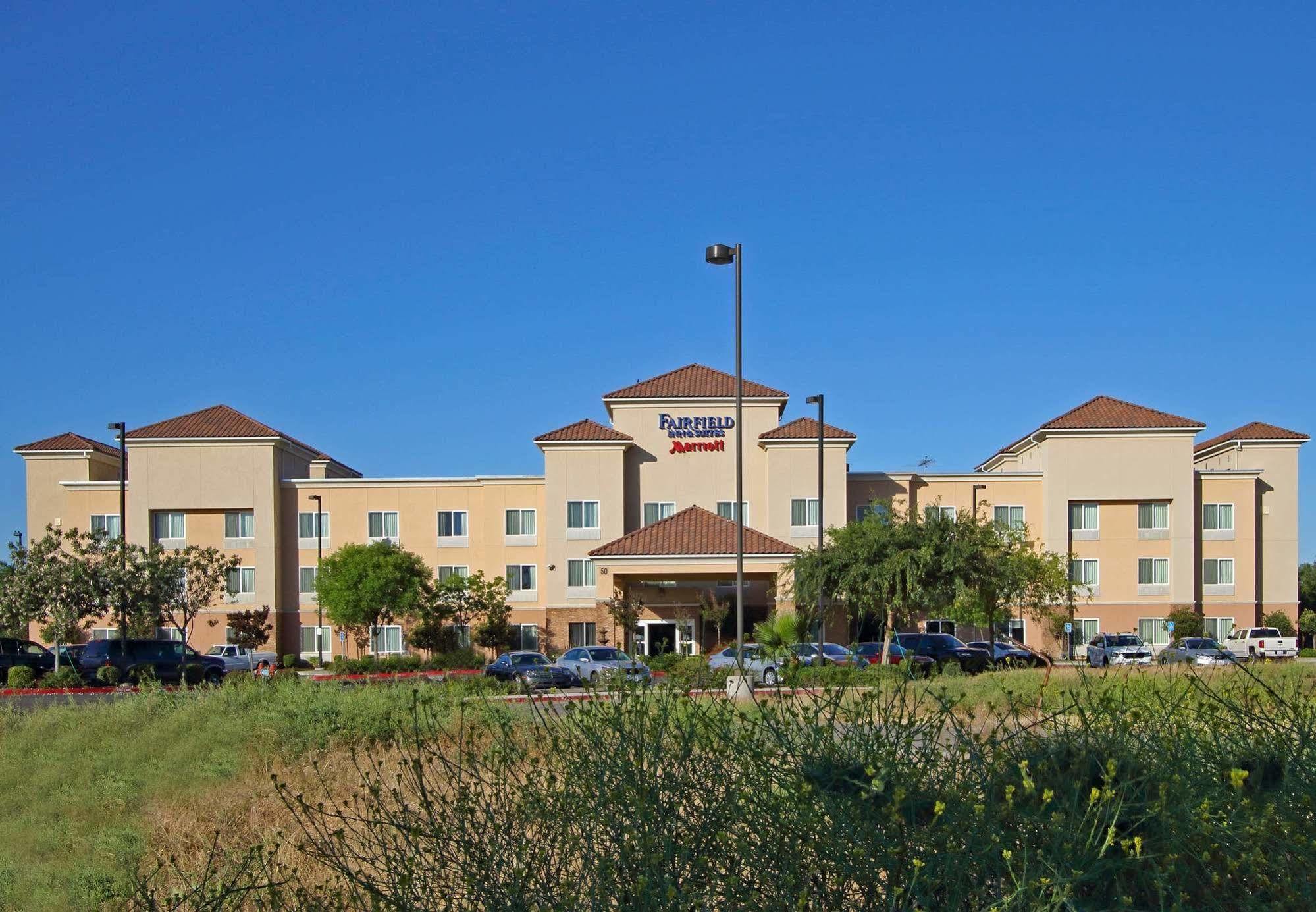 Fairfield Inn & Suites Fresno Кловис Экстерьер фото